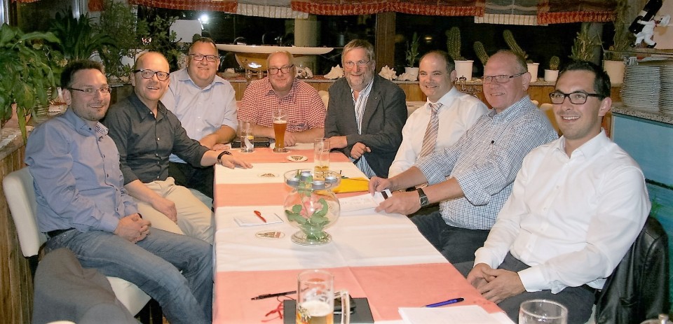  Landtagsabgeordneter Stefan Teufel (3. von rechts) im Gesprch mit den CDU-Gemeinderten in Sulz und der CDU-Fhrungsspitze.